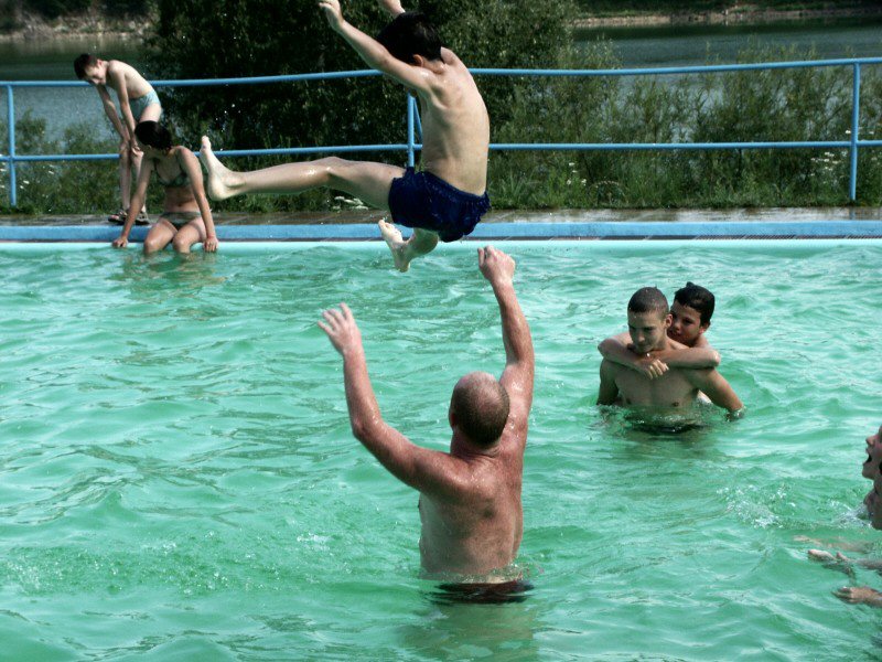 mb040805150.jpg